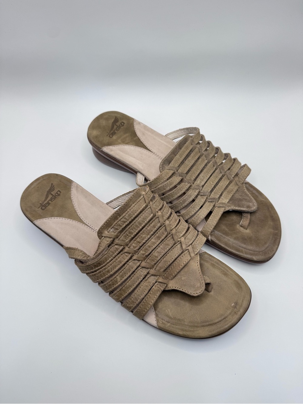 Dansko Topanga Slip on Leather flip flop Thong Sandals Sz 39 green tan shoes